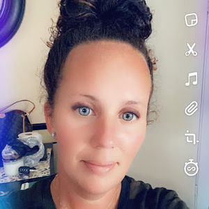 Meet your Posher, Vanessa